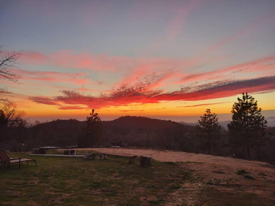 Sunset & Lights - Kings Canyon & Sequoia
